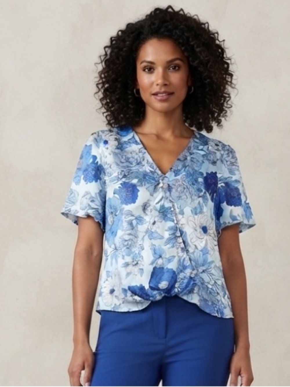 Violet b. Floral Blue and White Women's Top